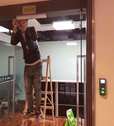 指紋密碼考勤系統安裝現場